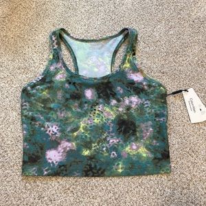 NWT Calvin Klein performance crop top. Size L